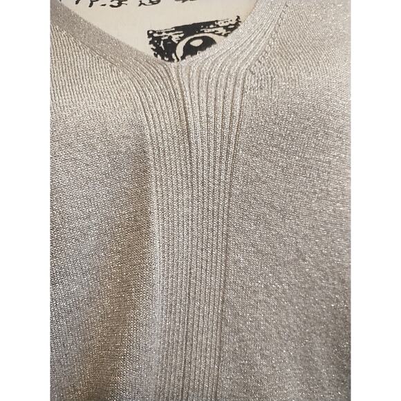 Graham Spencer Silver Lightweight tunic V-Neck sweater metallic Art Deco Holiday - Picture 5 of 8